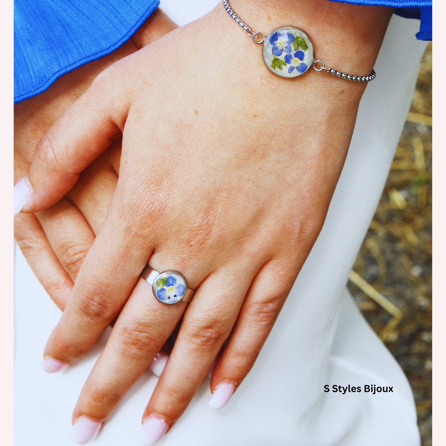 Adjustable Blue-Green Flower Ring – Handmade Stainless Steel  Ring with Real Dried Flower & Gold Glitter Background