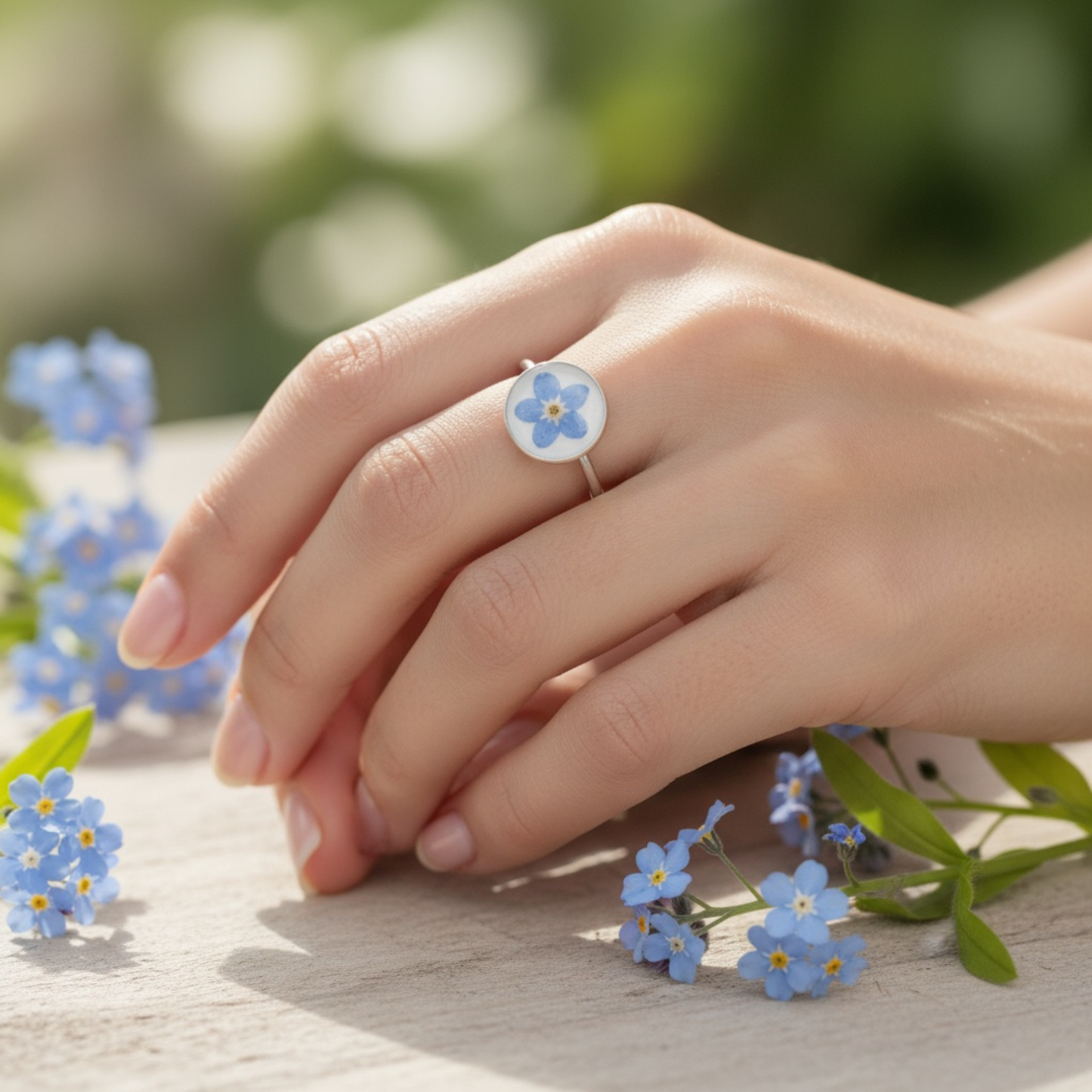 Adjustable Forget-me-not Flower Ring – Handmade Stainless Steel Ring (Silver/Gold, White/Black Background)